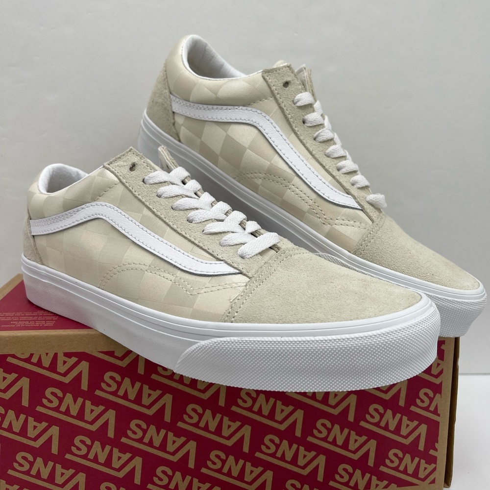 Vans Men’s Old Skool
Satin Checkerboard Turtle Sneakers 
VN000D5NDJR - Picture 7 of 16